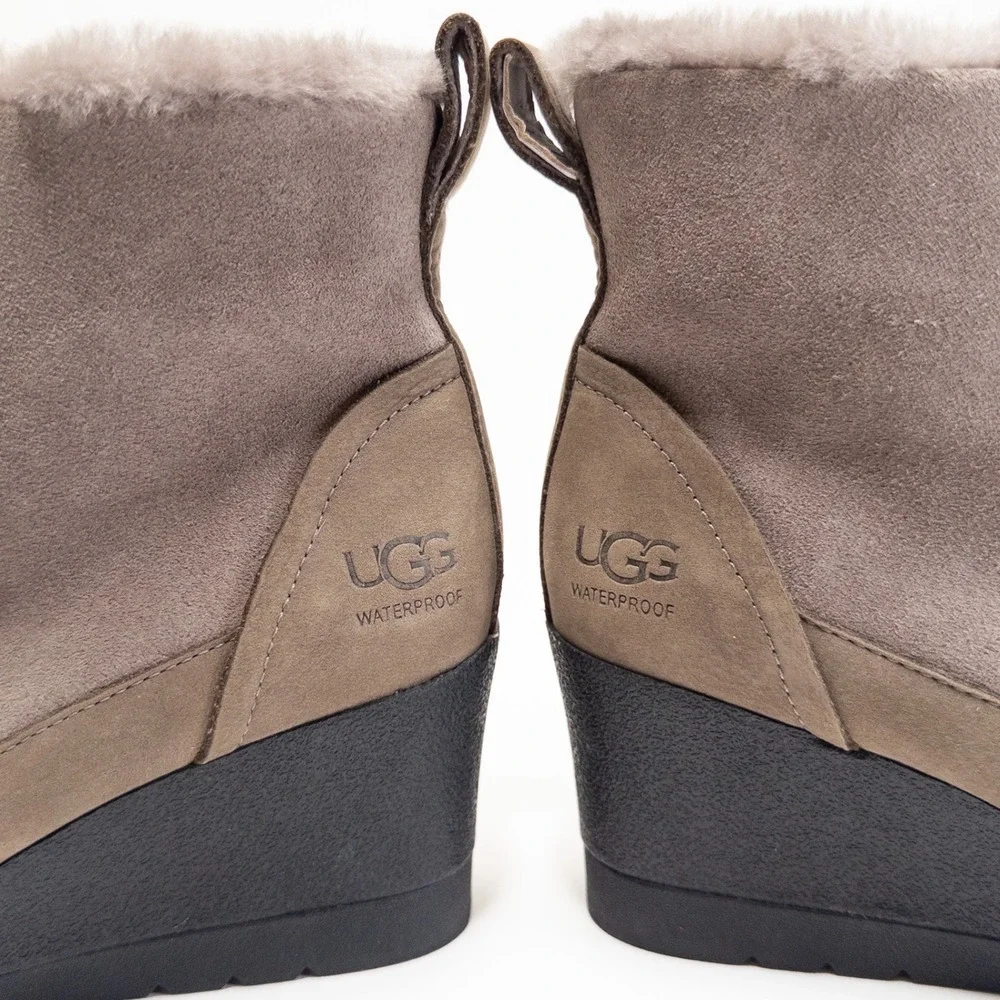 UGG Brigit Wedge Boots Women's Size 7.5 Waterproof Suede Lace Up Fur‎ Lined